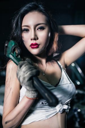 女大学生沙龙在线播放_影视大全视频